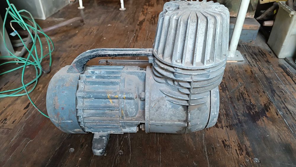 Компрессор диафрагменный СО-45А СССР. Вильнюс.