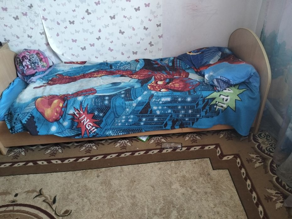 Продам мебель шифонер2..стол.кравать2 шт .