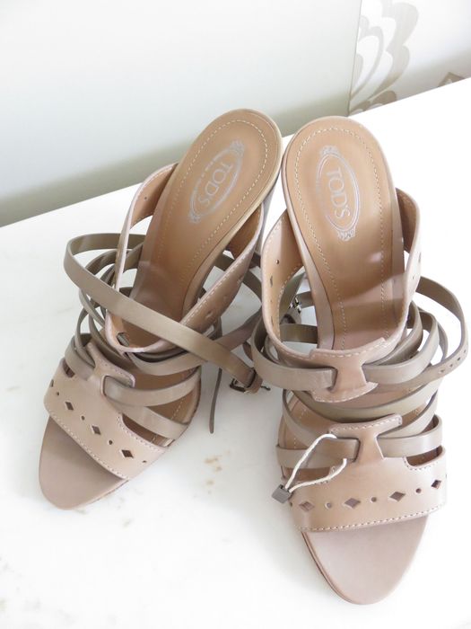 Гладиаторски сандали Tod's, 39, нови