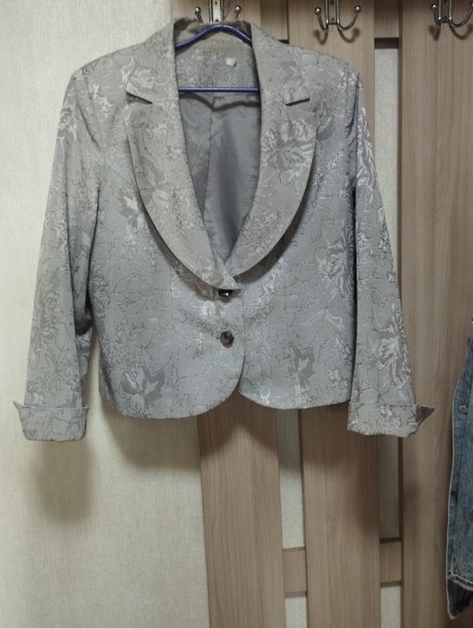 Продам женский пиджак