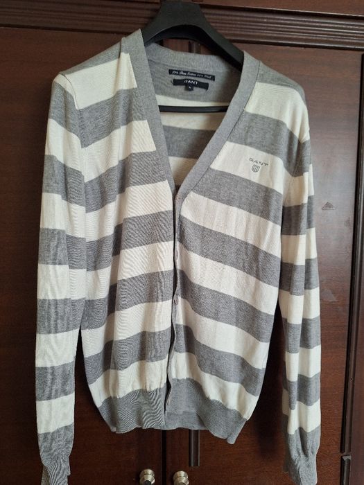 Жилетка на марката GANT