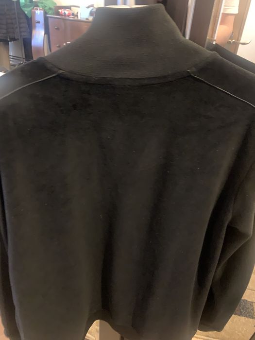 кофта хуго босс в хорошем сост