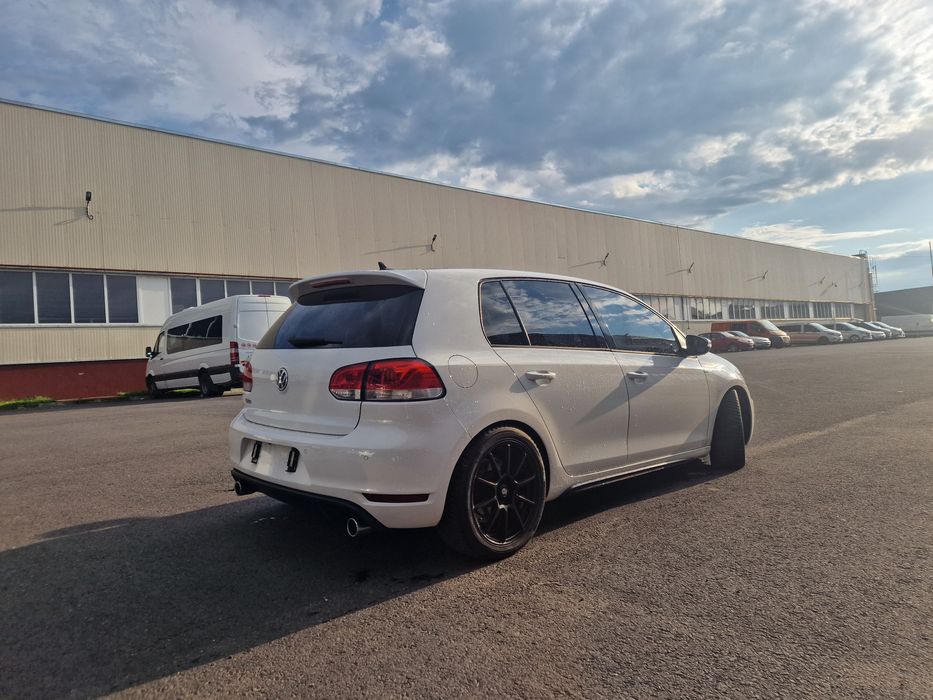 VOLKSWAGEN Golf 2010 — imagine 2