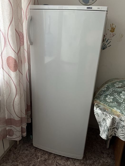 Продам морозильную камеру