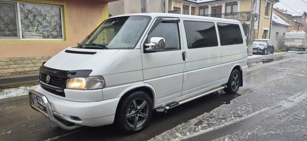 VW Transporter 2.5 TDi 102 Cp cu 8+1 Locuri