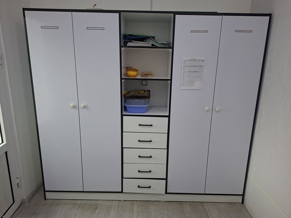 Ofis uchun mebel