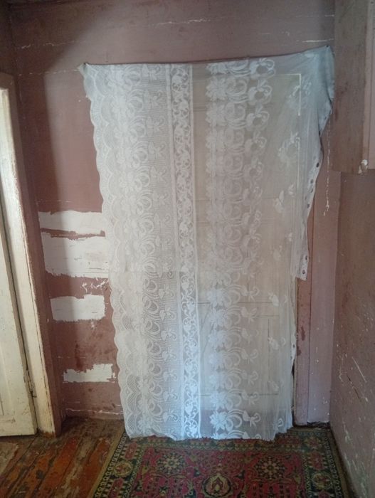 3xona uy sotiladi xamma narsasi bor suv svet gaz