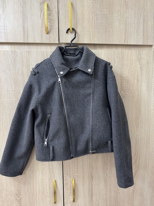 Осеняя куртка, размер М, совсем новая носила пару раз