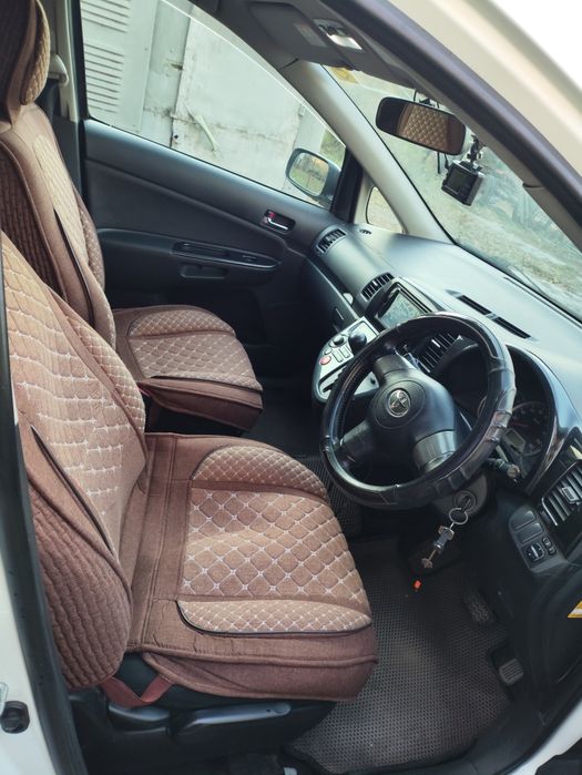 Тойота виш 1.8 объём