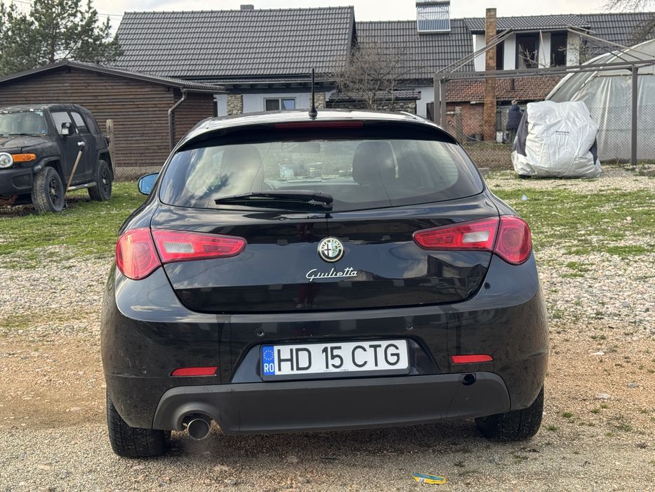 Alfa Romeo Giulietta 2012 1.4 benzina usor avariata !