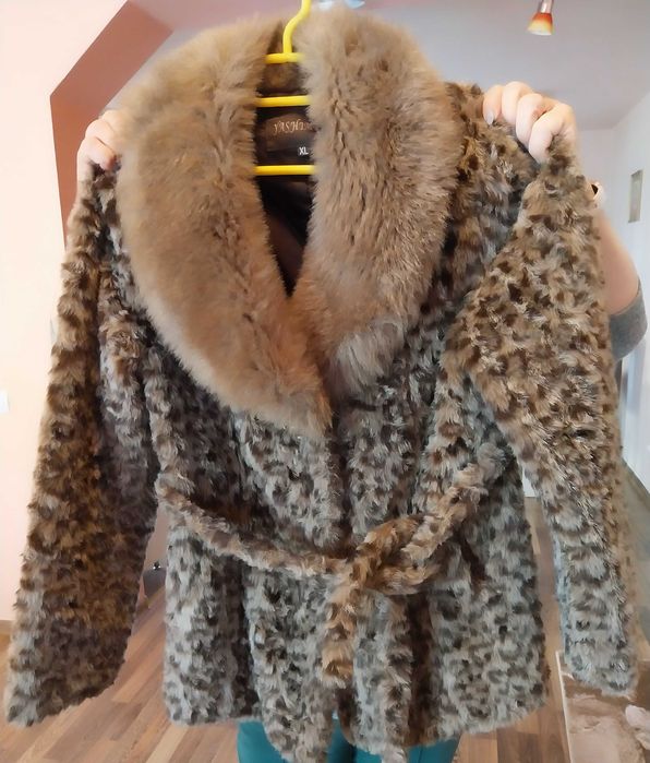 Haină blană ca nouă purtată o singură dată.