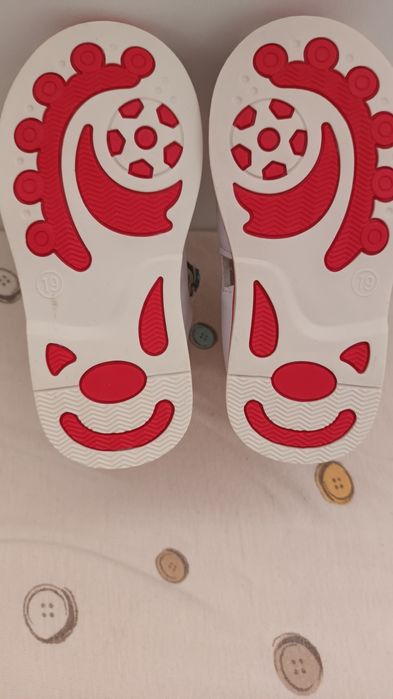 Încăltăminte fetite  si multe alte hainite si accesorii