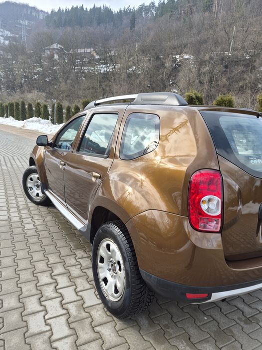 Vând Dacia Duster 4×4 Diesel  an fabricației  2011