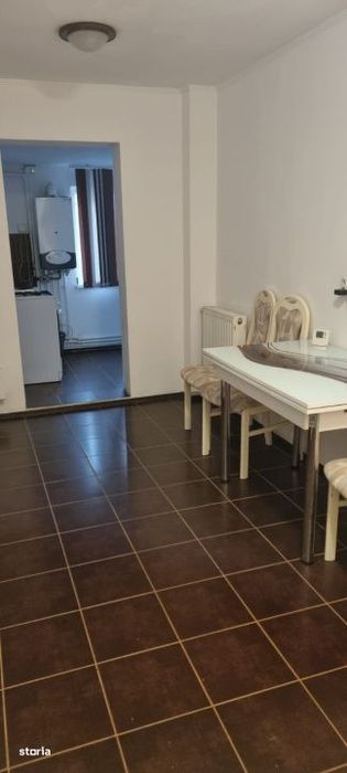 Apartament 2 camere Progresu, parter cu balcon mare — fotografia 3