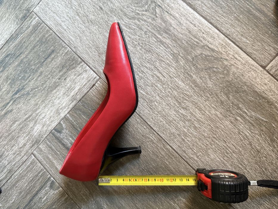 Червени елегантни обувки естествена кожа