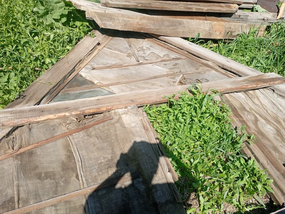 Дрова. Остатки дерева . Бесплатно