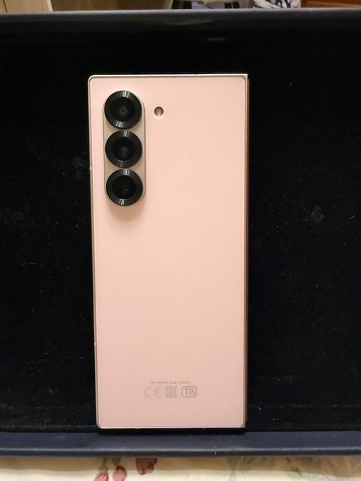 Samsung Z Fold 6