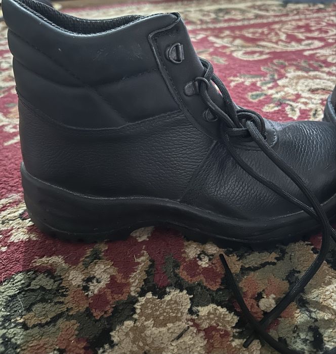 Продам ботинки рабочие