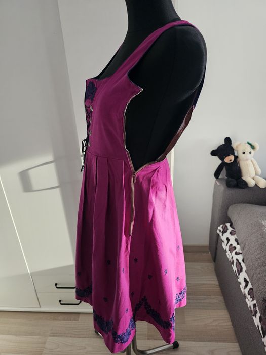 Rochie tradițională bavareză (Dirndl)
