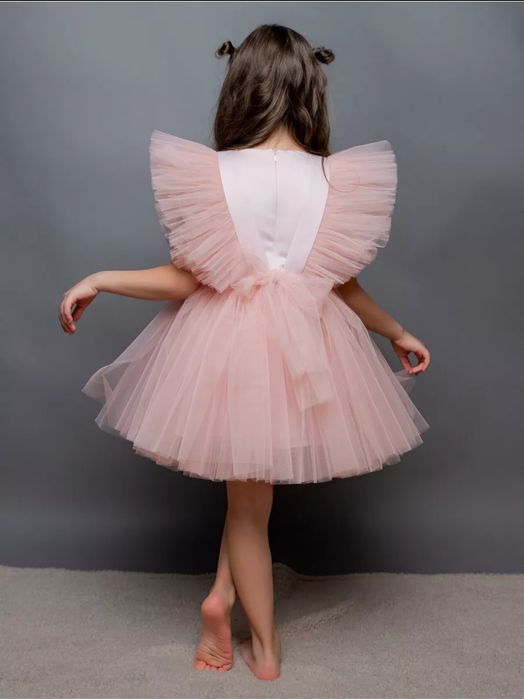 Продам платье нарядное детское