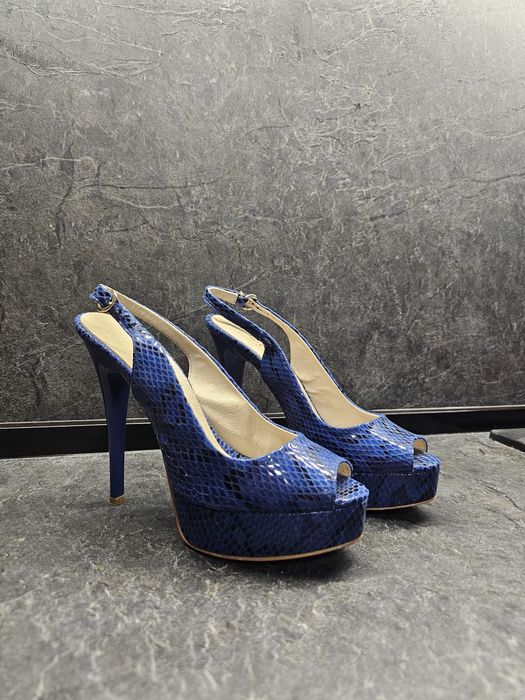 Дамски обувки с висок ток