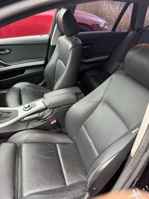 Bmw 320d 2008г .