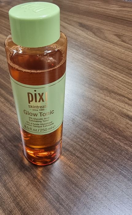 Декоративна и бяла козметика за лице и тяло