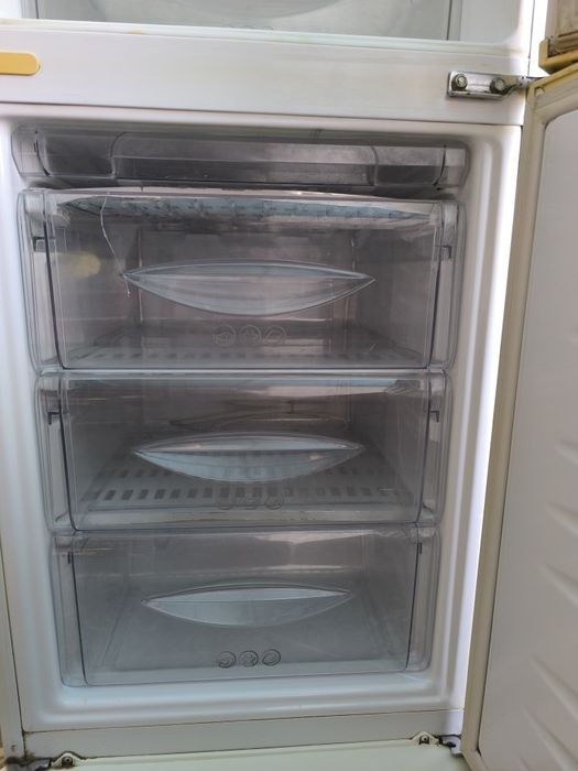 Продам холодильник LG