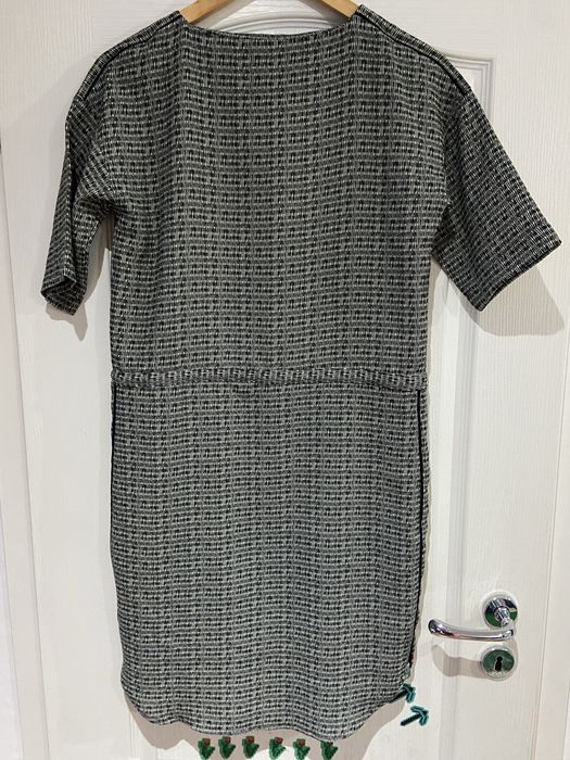 Rochie, nou cu eticheta