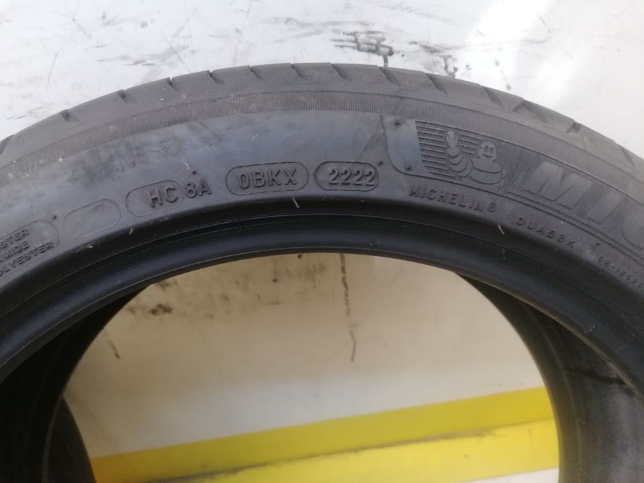 225/45/17 2*Michelin vara 94v dot 2222.    5,,30mm