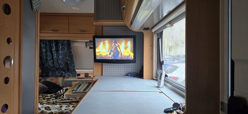 Vand televizor 12v cu DVD si google crom
