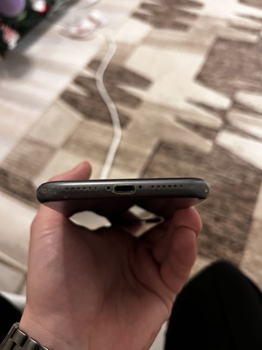 Vand iPhone 11 128 GB Cititi Anuntul