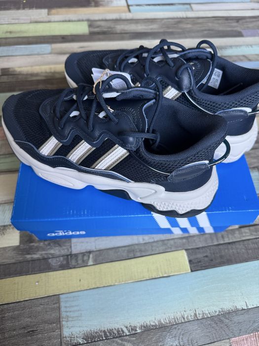 Женски маратонки adidas OZWEEGO