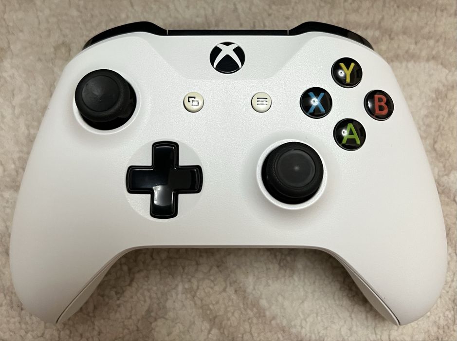 Xbox One S (1 tb)