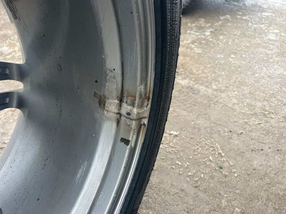 Зимние шины  245/50.18