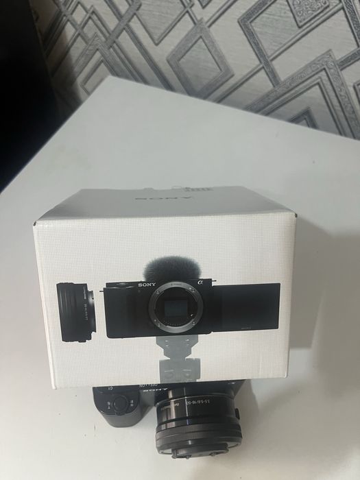 Фотокамера Sony ZV-E10