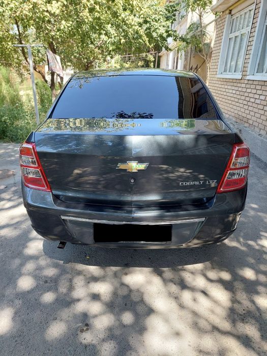 Chevrolet Cobalt avtomobili sotiladi
