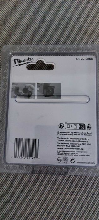 Mini tăietor țeavă cupru Milwaukee