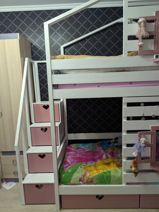 Продам двухярусную кровать