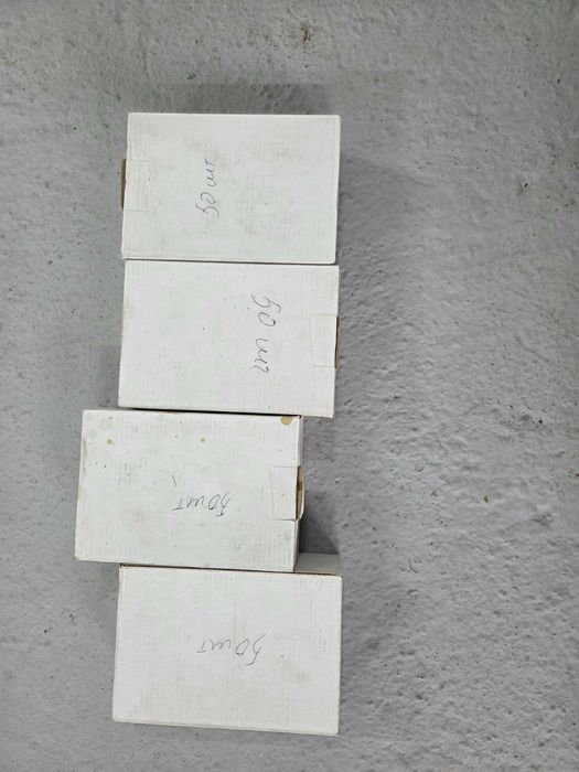 Клипсы монтажные для плинтуса