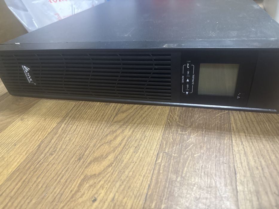 Источник бесперебойного питания svc rts-3kl-lcd