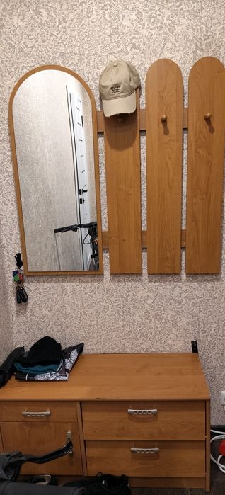 Продам б/у прихожку.