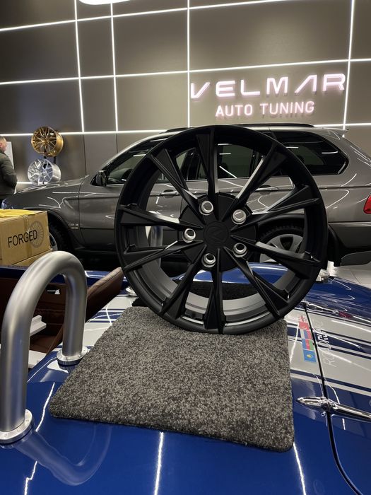 Кованые диски R20 на Lexus LX570