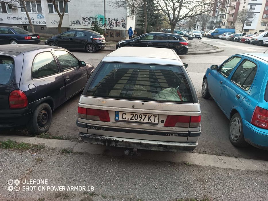 Продавам Пежо 405 комби