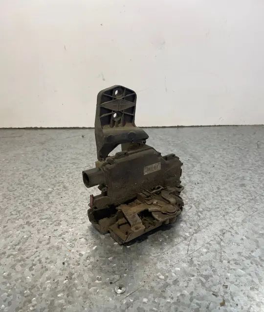 Broasca usa spate stanga Volkswagen VW Golf 2001 1.6 MT (105 hp)