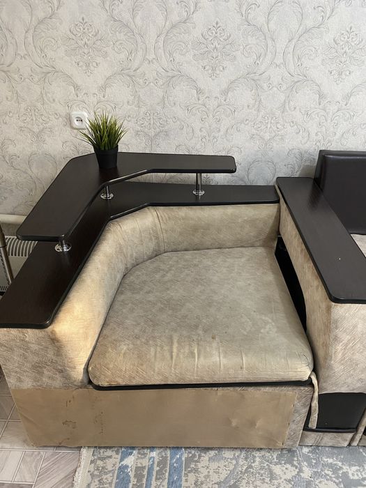 Продам б/у диван, в хорошем состоянии