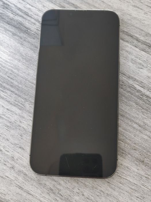 Ipone 13 pro max telefon umuman aybi yo'q ochilmagan usta ko'rmagan.