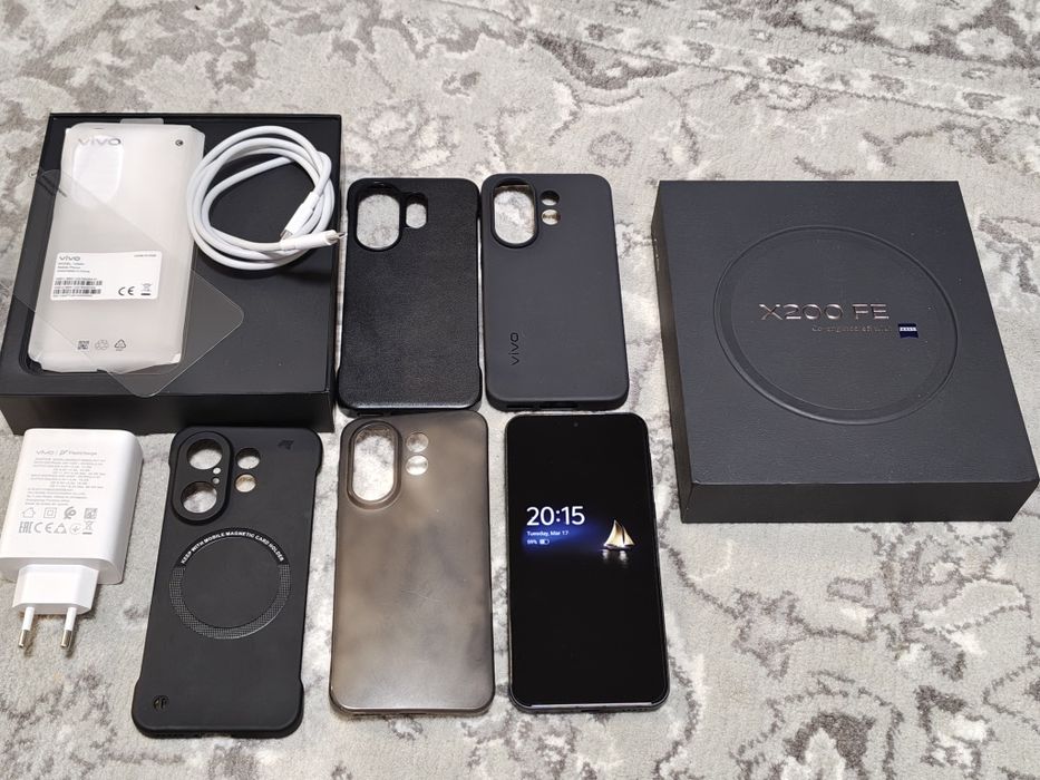 Vivo x200 FE/ Vivo x200FE