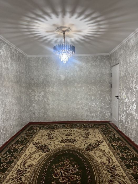 Chirchiq 8-mikr 2 xonali kvartira 56m² remont bilan