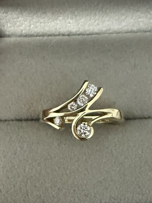 Бриллиантовое кольцо EPL